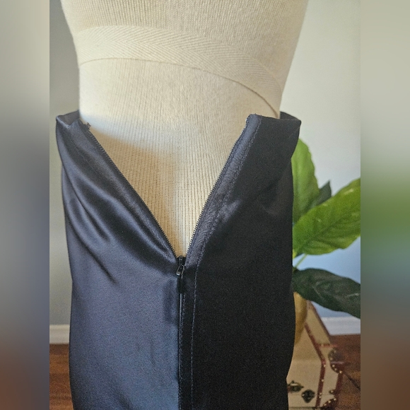 TREASURE & BOND Bias Cut Satin Midi Skirt! - Picture 7 of 9